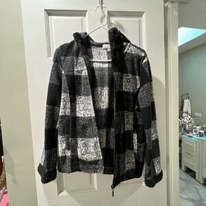 Carolyn Taylor Black and White Plaid Fleece Jacket